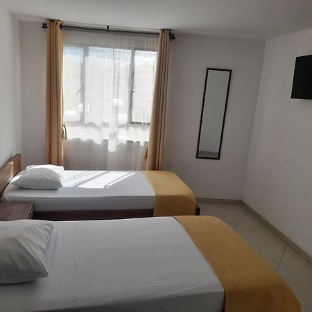 Hotel La Rueda Sr Barbosa  Eksteriør billede